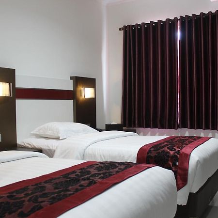 Idea'S Hotel Jalan Ibrahim Aji Bandung Buitenkant foto