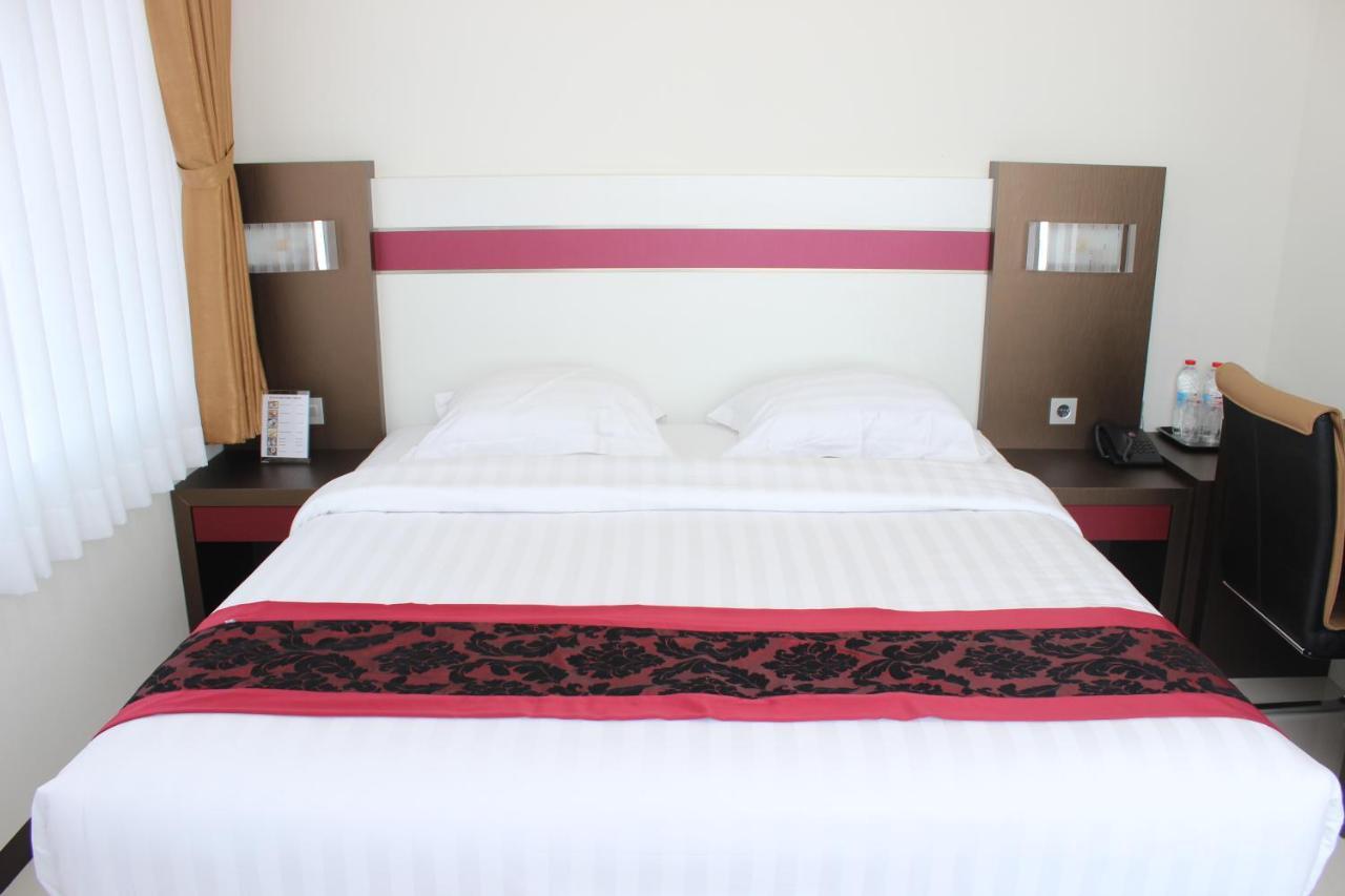 Idea'S Hotel Jalan Ibrahim Aji Bandung Buitenkant foto