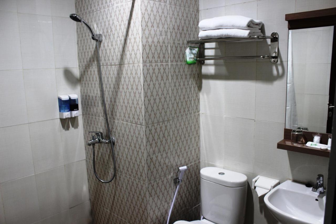 Idea'S Hotel Jalan Ibrahim Aji Bandung Buitenkant foto