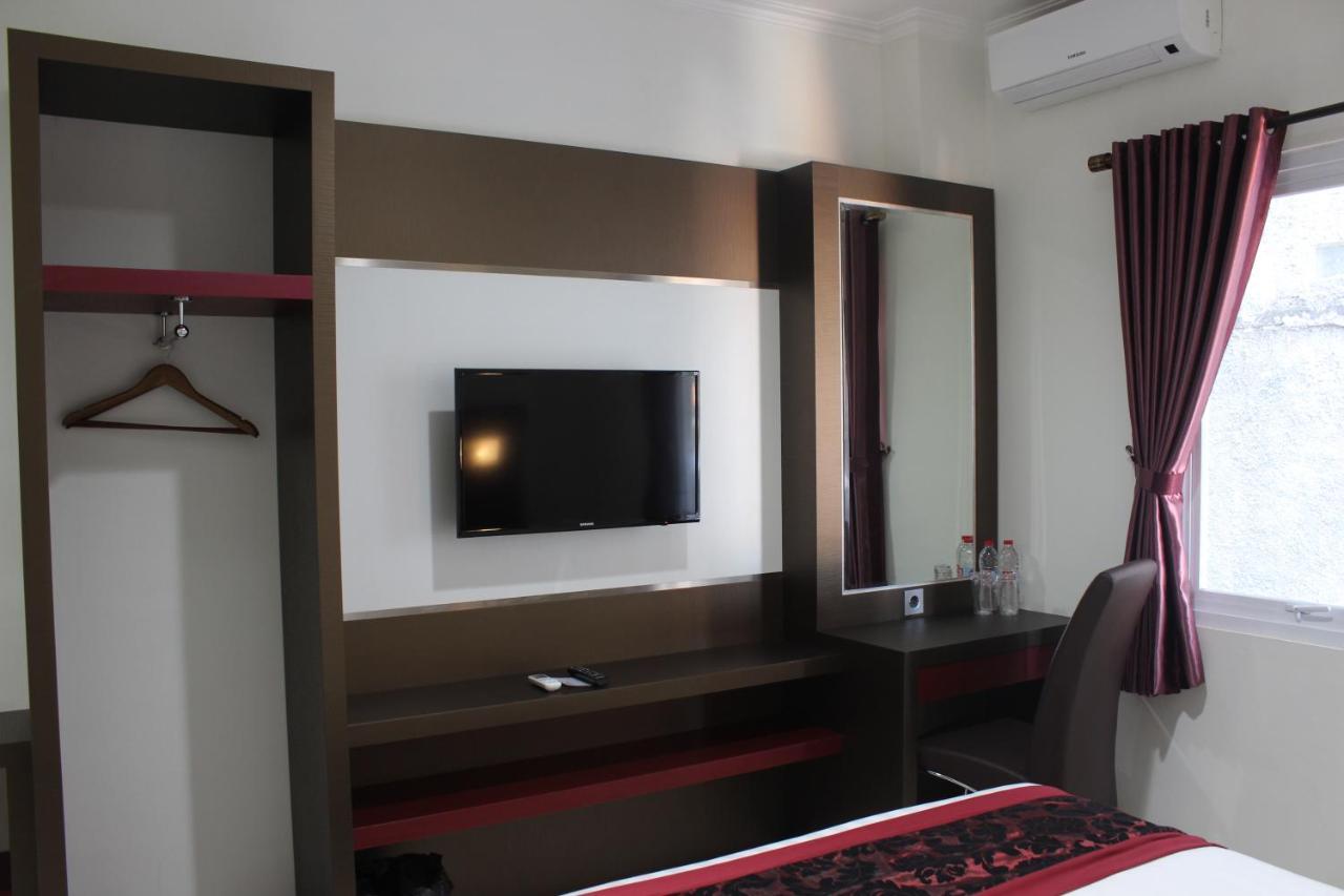 Idea'S Hotel Jalan Ibrahim Aji Bandung Buitenkant foto