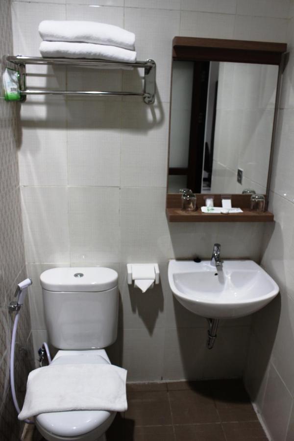 Idea'S Hotel Jalan Ibrahim Aji Bandung Buitenkant foto